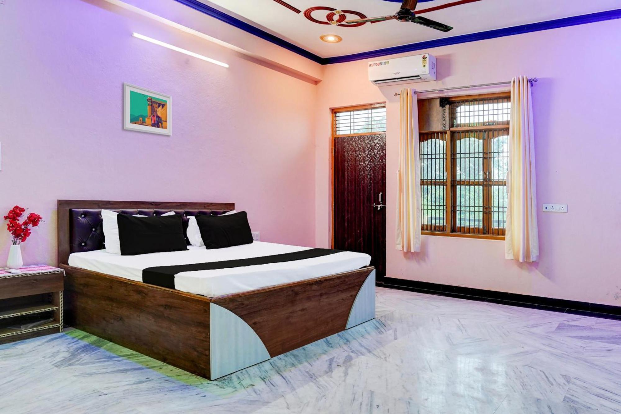 Hotel O J.D. Palace Varanasi Esterno foto