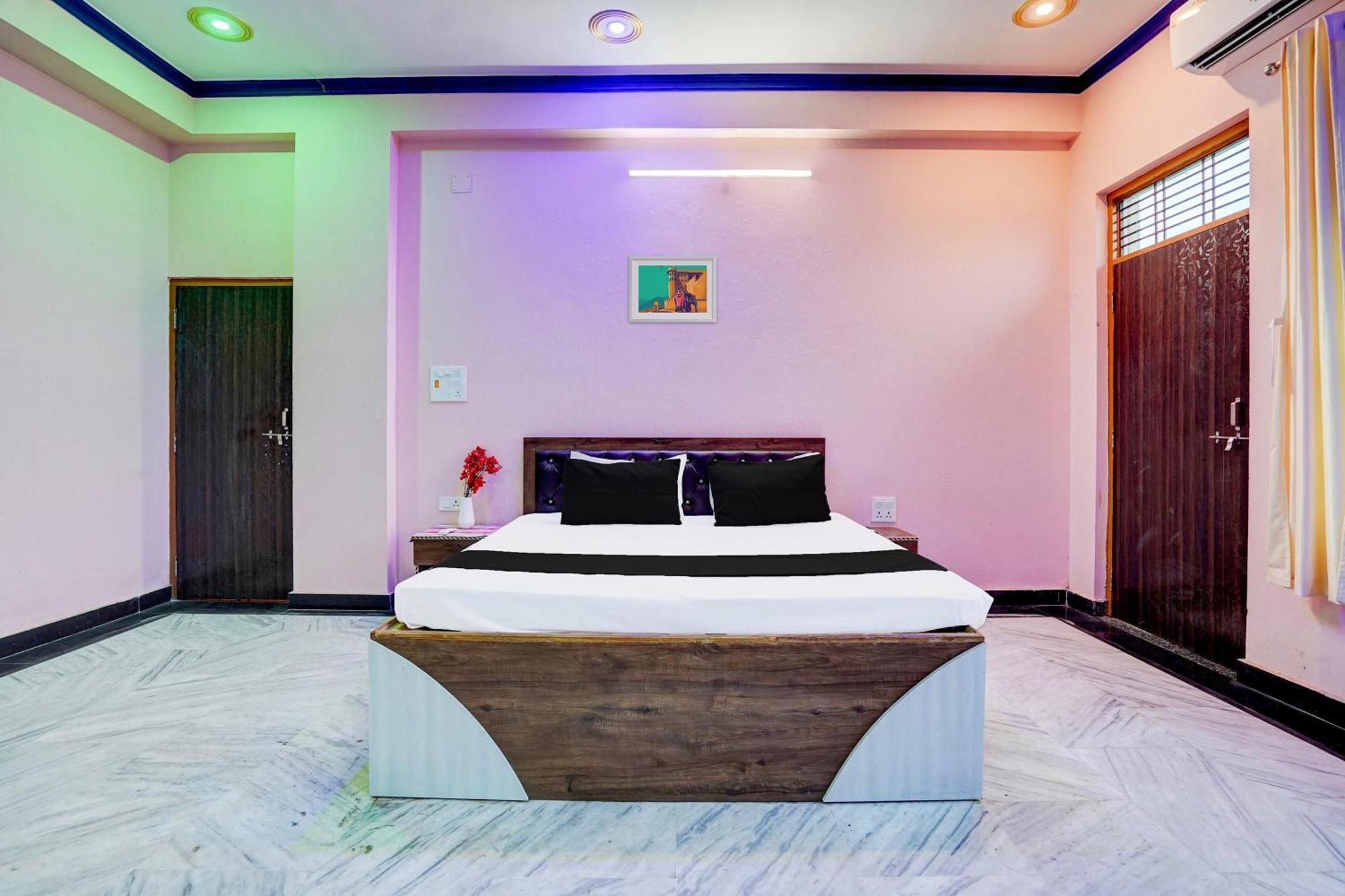 Hotel O J.D. Palace Varanasi Esterno foto